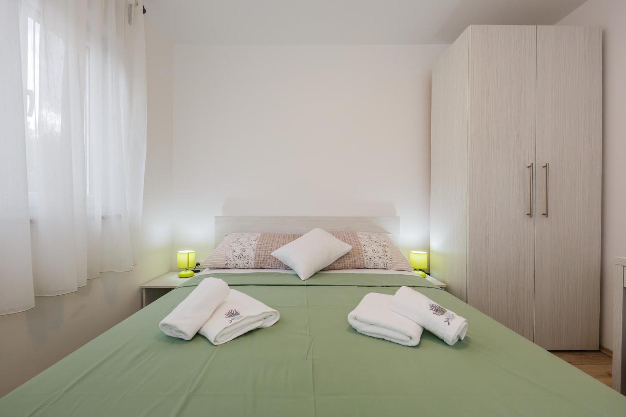 Apartments Mare Trogir Ruang foto