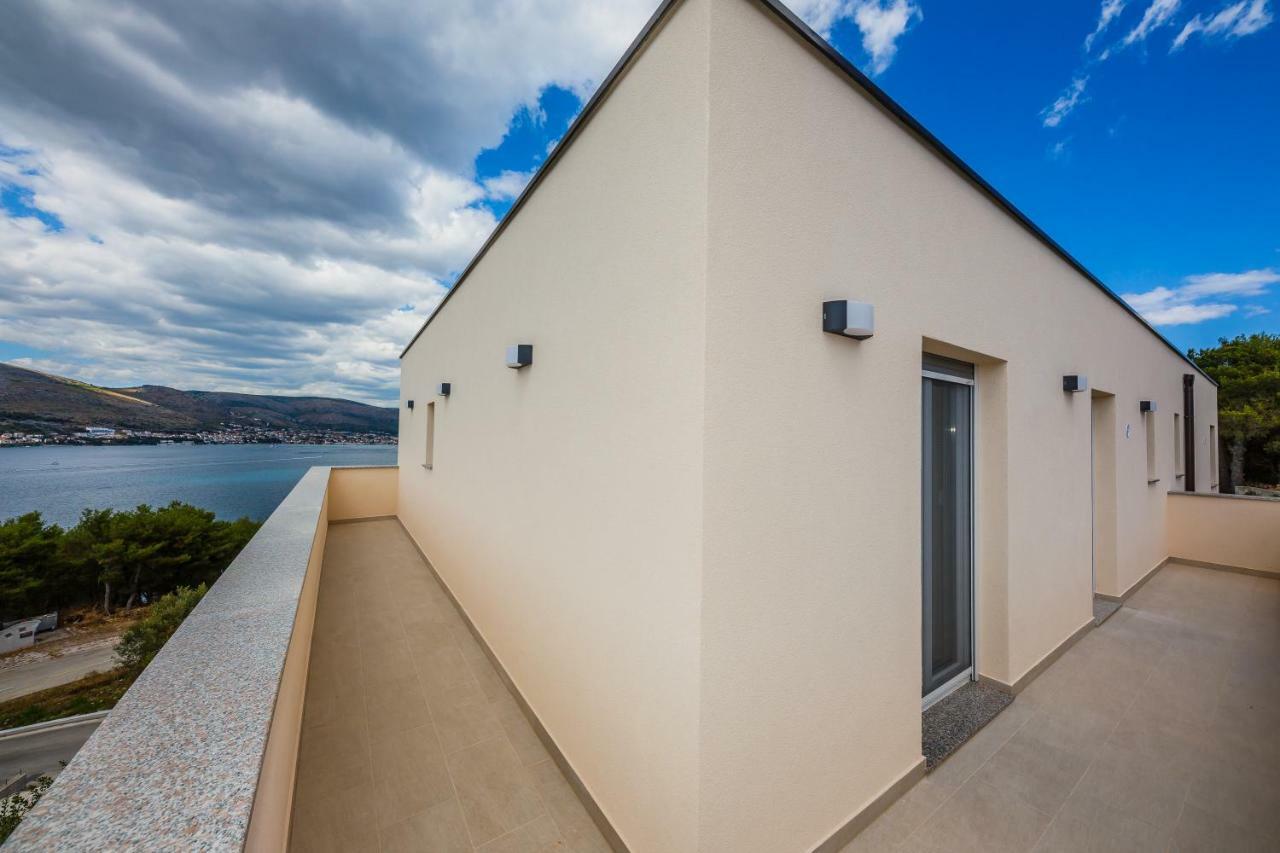 Apartments Mare Trogir Bagian luar foto