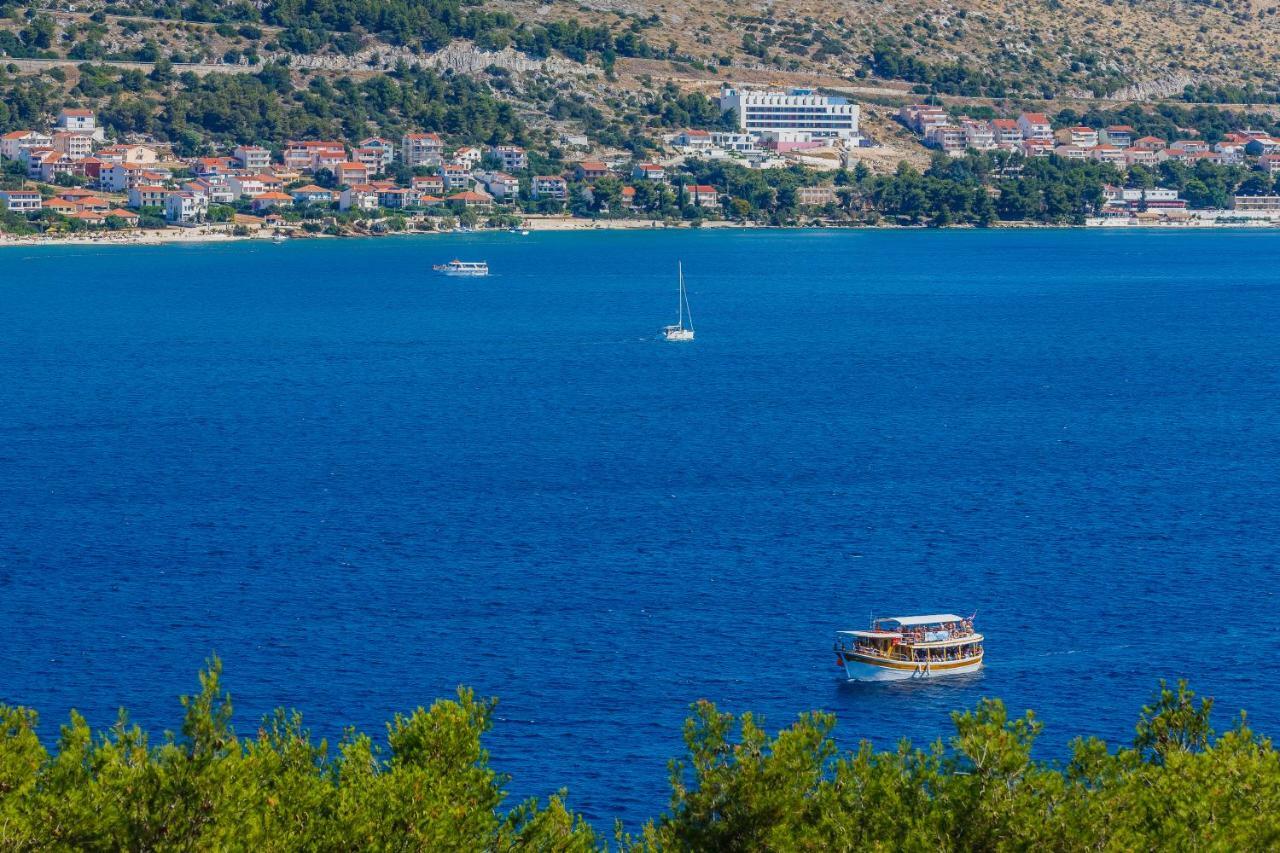 Apartments Mare Trogir Bagian luar foto